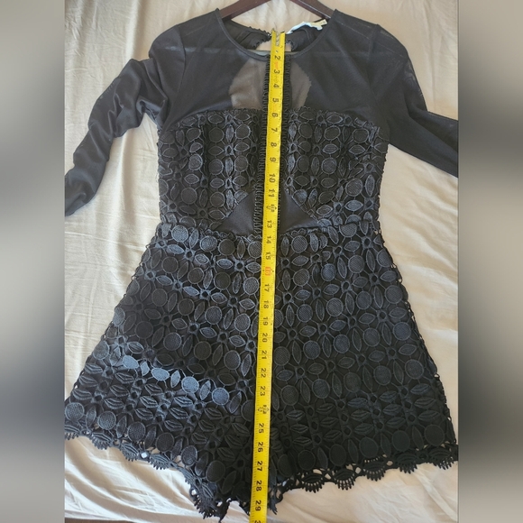 Beautiful Women's Shorts Romper Size medium - Picture 7 of 10